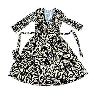 Leota NWT Dress SMALL